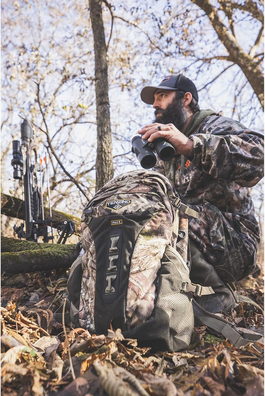 Pace Day Pack, Mossy Oak Break-Up Country, 1,600-Cubic-Inch Low-Profile Ultra Soft Quiet Durable Hunting Backpack with Multiple Pockets & Water Reservoir Compartment